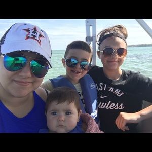 Meet your Posher, Monica